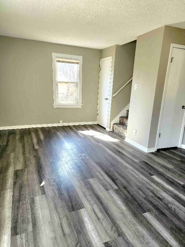 8004 Lydia Ave — thumbnail 2